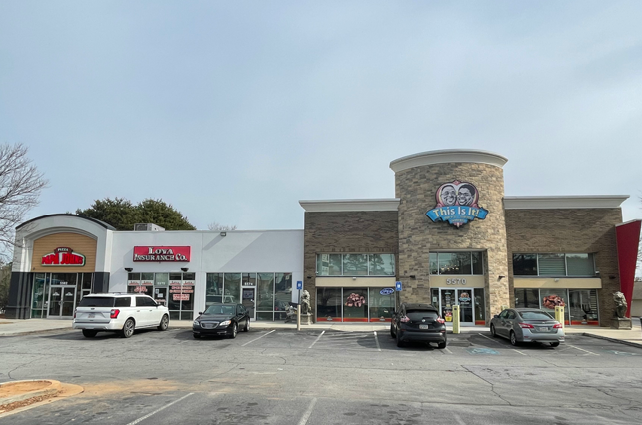 This Is It! BBQ | 4-Tenant Shopping Center